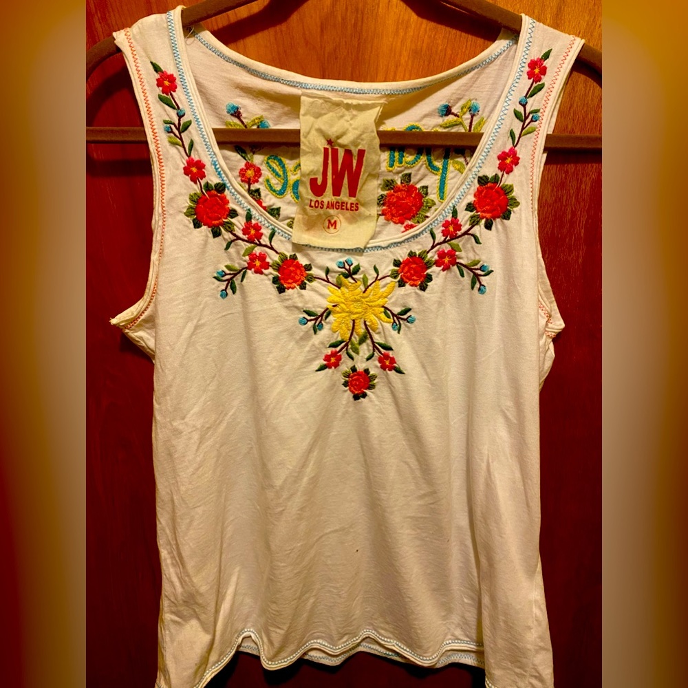 JW (Johnny Was) White Cotton Embroidered “Paradise” Tank Top size Medium